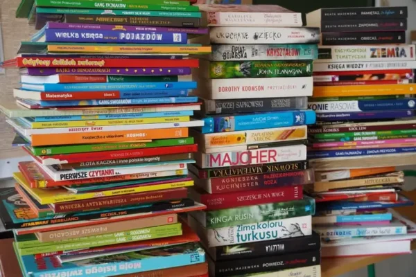 Biblioteka w Wizajnach wzbogaciła się o ponad sto książek od czytelniczki