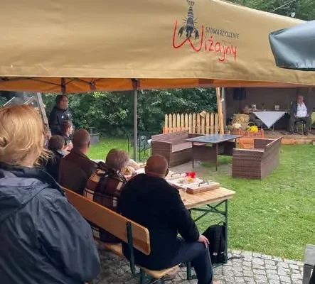 Sobotnie popołudnie w Wiżajnach: degustacja wędlin i karaoke