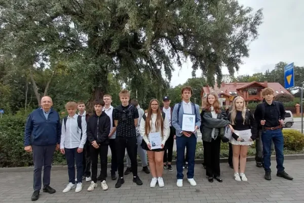 Kadeci z klasy 2B wyróżnili się podczas Narodowego Czytania w swojej szkole
