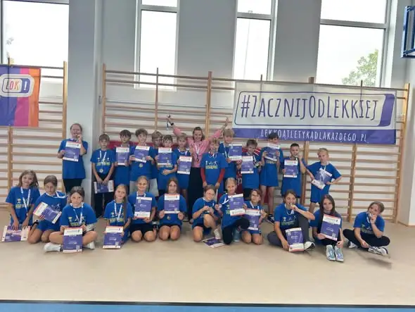„Lekka jest fajna” – zawody lekkoatletyczne w szkole z udziałem pięciu podstawówek