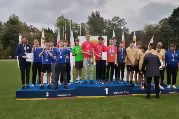 Suwalscy lekkoatleci wicemistrzami województwa w Festiwalu Sztafet w Białymstoku